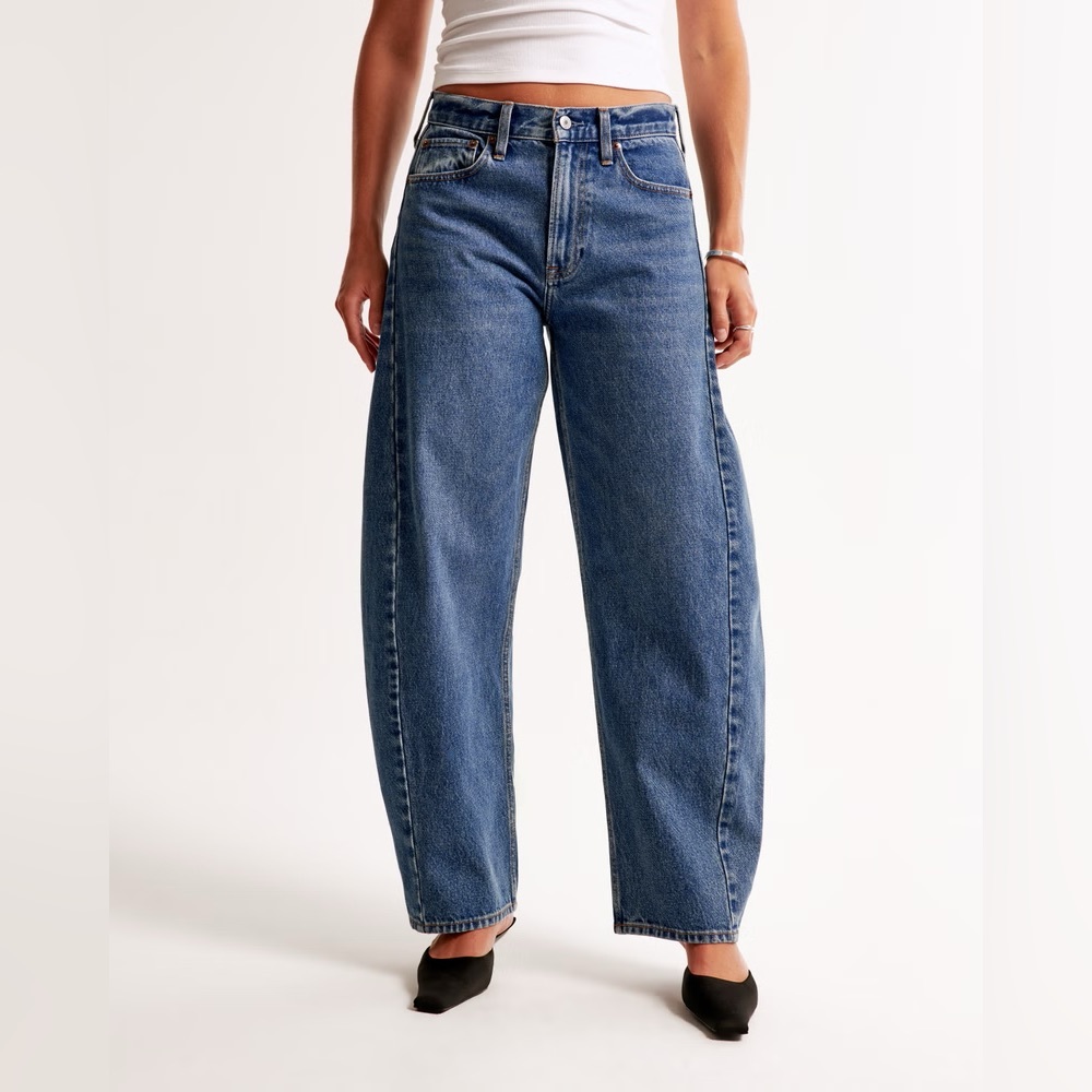 Abercrombie & Fitch Mid Rise Barrel Jean